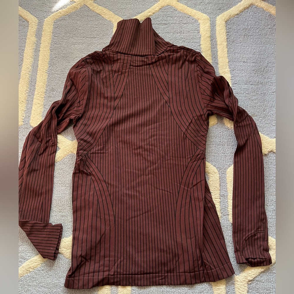 Athleta Flurry Endeavor Turtleneck